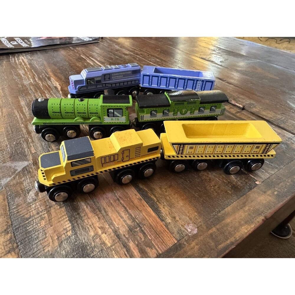 Wooden Train Lot Of 6 Circo Magnetic Toy Engines Cars